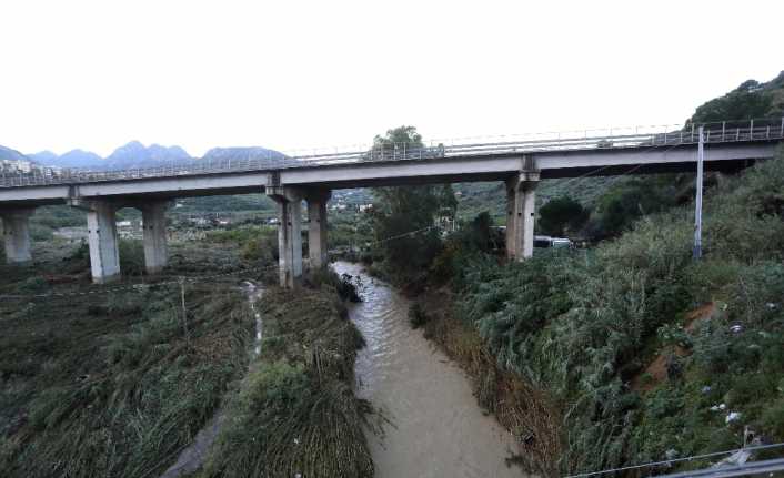 İtalya, fırtına ve sele teslim oldu. Felaketi yaşayan İtalya’nın Sicilya
