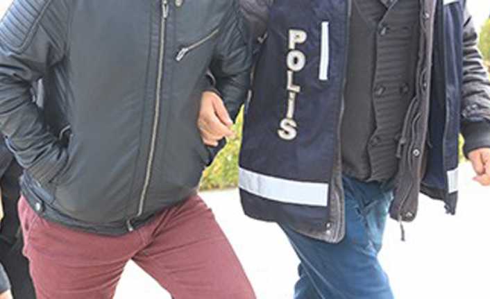 İzmir’de, FETÖ/PDY ile bağlantılı oldukları tespit edilen ve aralarında örgütün