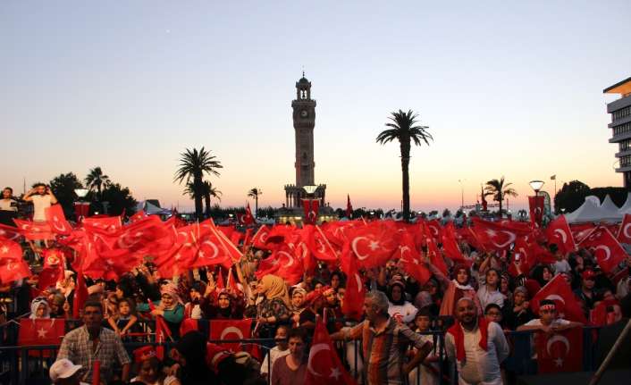 İzmir’de 15 Temmuz Demokrasi