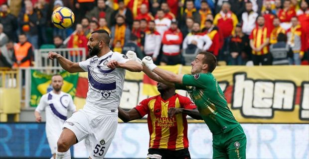 Spor Toto Süper Lig'de 21. hafta mücadelesinde Göztepe ile Osmanlıspor