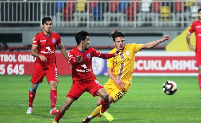 Spor Toto 1. Lig 13. hafta mücadelesinde Altınordu sahasında Afjet