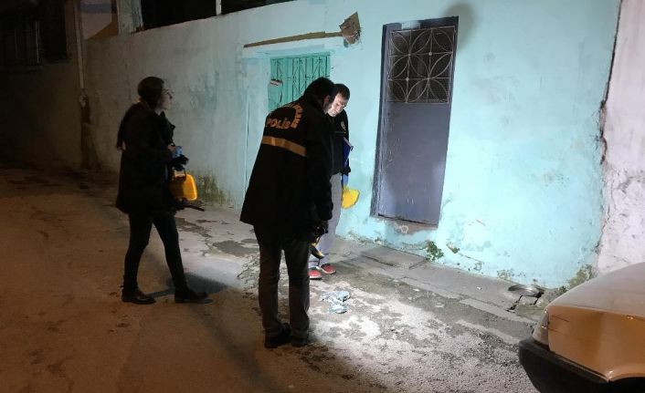 İzmir’in Konak ilçesinde iki aile arasında kız kaçırma husumeti yüzünden