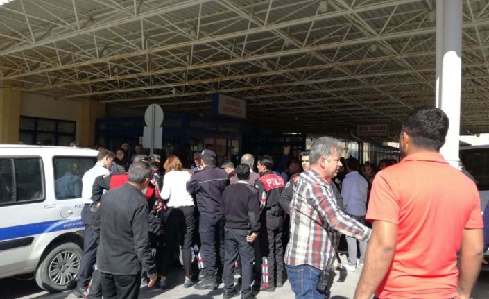 İzmir’in Balçova ilçesinde aralarında husumet bulunduğu ileri sürülen iki aile