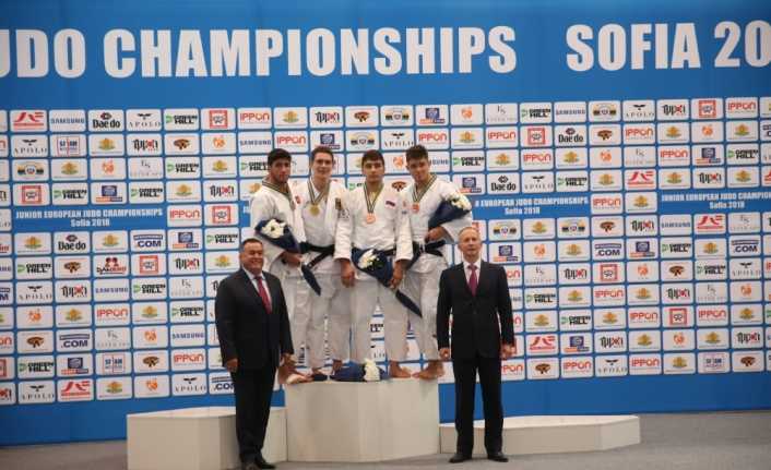 Bulgaristan’ın başkenti Sofya’da süren ve bugün ferdi müsabakaların son gününde