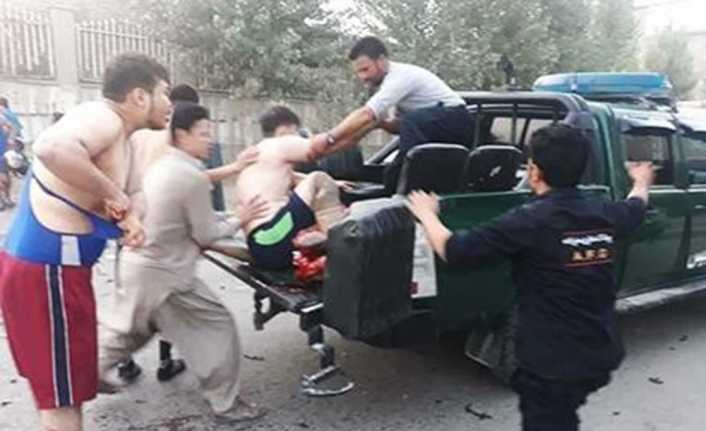 Afganistan’ın başkenti Kabil’de meydana gelen çifte patlamada ölü sayısının 30’a