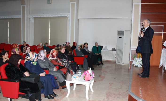 Kadın ve Demokrasi Derneği (KADEM) Erzincan Temsilciği tarafından Aile konulu