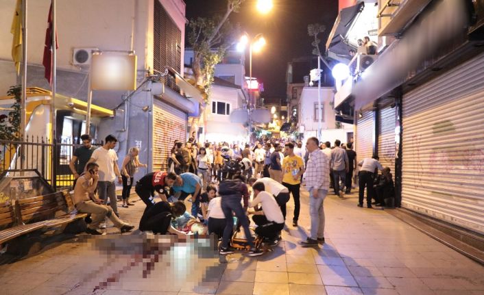 İstanbul Kadıköy’de iki grup arasında çıkan bıçaklı kavgada bir kişi