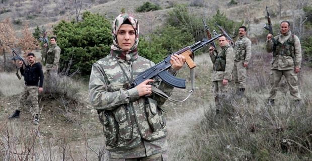Elazığ'ın Alacakaya ilçesinde, üniversiteden mezun olduktan sonra zorlu bir eğitimi