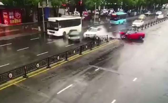Çin’de kadın sürücünün kullandığı