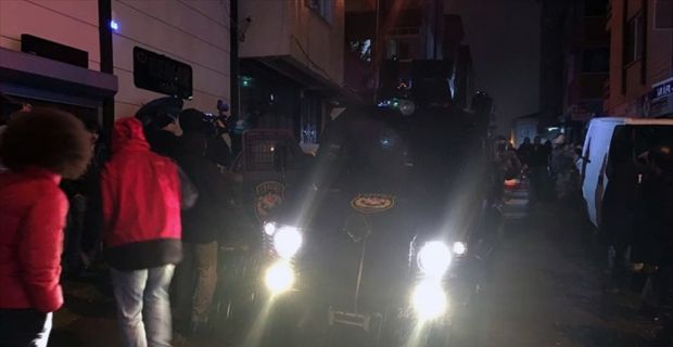 Kağıthane'de bir markete gasp amacıyla girdikleri iddia edilen iki şüpheli