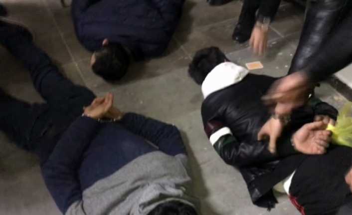 İstanbul Çağlayan’da narkotimler, gündüz kahvehane işleten, akşam ise uyuşturucu satışı