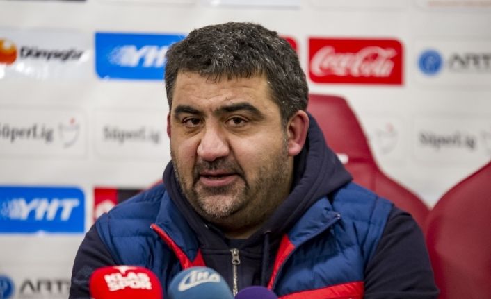 Gençlerbirliği Teknik Direktörü Ümit Özat, Galatasaray maçı sonrası, camiadan çok