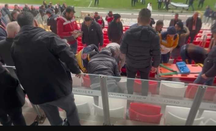 TFF 2. Lig Beyaz Grup karşılaşmasında Erzincansporlu taraftar Turgay Eren,