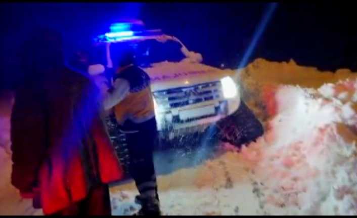 Erzincan’da kardan yolu kapanan köydeki Ali Bozkurt (58) kalp krizi