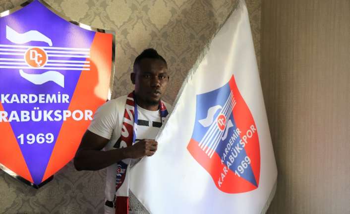 Kardemir Karabükspor, Kamerunlu forvet oyuncusu Justin Junior Mengolo ile 2