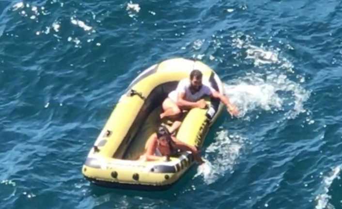 Rusya’nın Karadeniz’e kıyısı bulunan liman şehirlerinden Novorossisk’te şişme botla denize