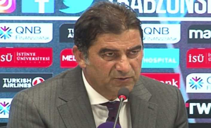 Trabzonspor Teknik Direktörü Ünal Karaman, Fenerbahçe maçının şifrelerini oyuncularına verdi.