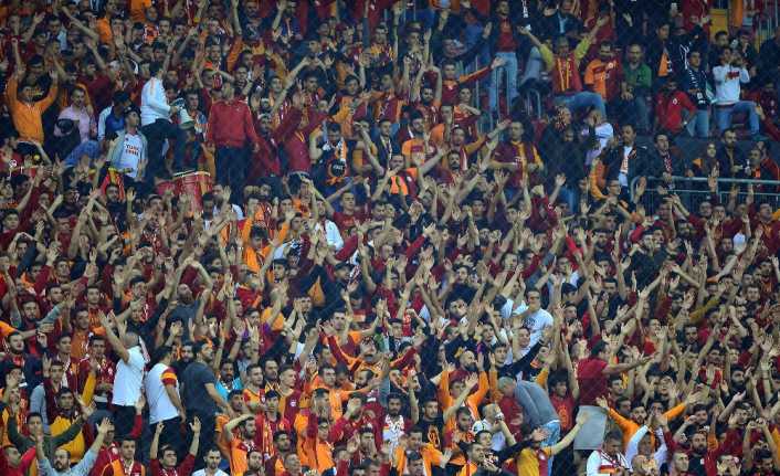 Galatasaray-Bursaspor karşılaşmasını Türk Telekom Stadyumu’nda 37 bin 308 biletli taraftar