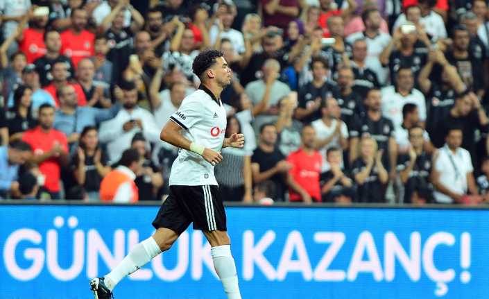 Beşiktaş’ın Portekizli yıldızı Pepe, Yeni Malatyaspor karşısında attığı golle bu
