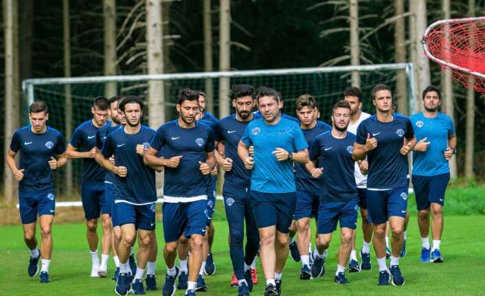 Yeni sezon hazırlıklarını Hollanda’da sürdüren Kasımpaşa, bugün yaptığı antrenmanla hazırlıklarını