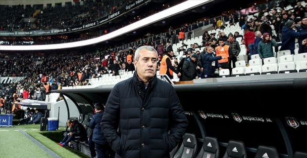 Lacivert-beyazlı takımın teknik direktörü Özdeş, Beşiktaş maçının ardından görevinden ayrıldığını