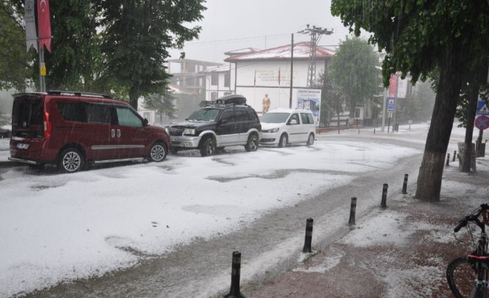 Kastamonu’ya Cuma Namazı sonrasında başlayan ve 15 dakika süren ve