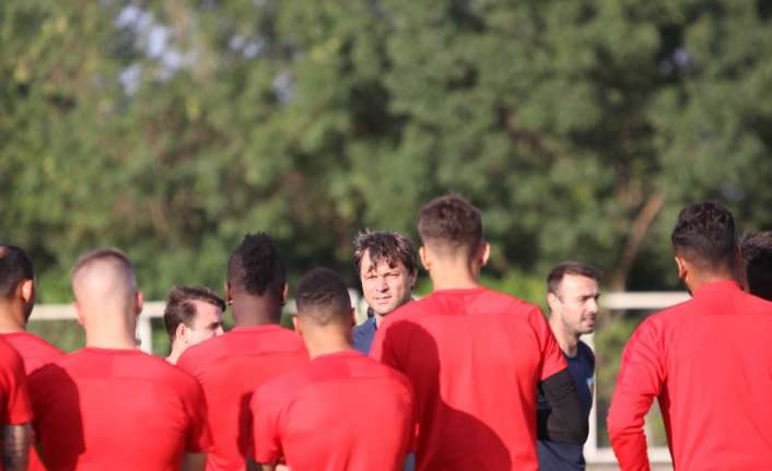 Kayserispor Teknik direktörü Ertuğrul Sağlam, "Hedefimiz büyük ve bu hedefe