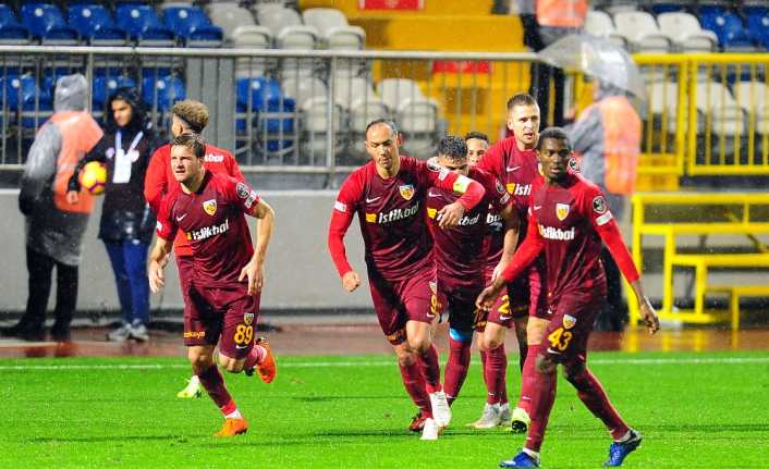 Spor Toto Süper Lig’in 15. haftasında Kasımpaşa sahasında Kayserispor ile
