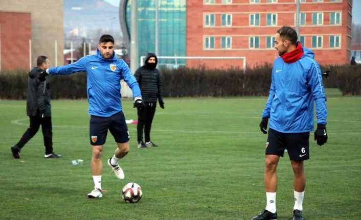 Kayserispor, ligin 15. haftasında deplasmanda karşılaşacağı Kasımpaşa maçının hazırlıklarını sürdürüyor.