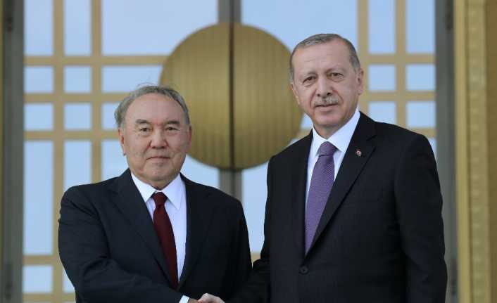 Cumhurbaşkanı Recep Tayyip Erdoğan, Kazakistan Cumhurbaşkanı Nursultan Nazarbayev’i resmi törenle