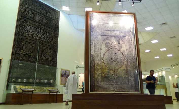 Mekke’de hacı adaylarının izinle ziyaret ettiği mekanlardan Kabe-i Muazzama Müzesinde