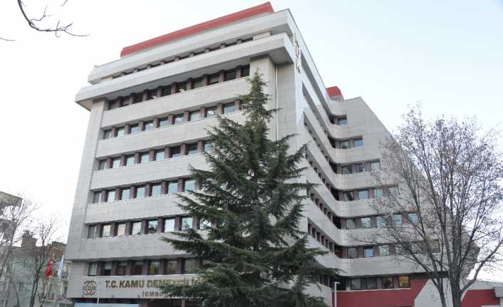 Gelen şikayetler üzerine idarelere tavsiye kararları gönderen Kamu Denetçiliği Kurumuna