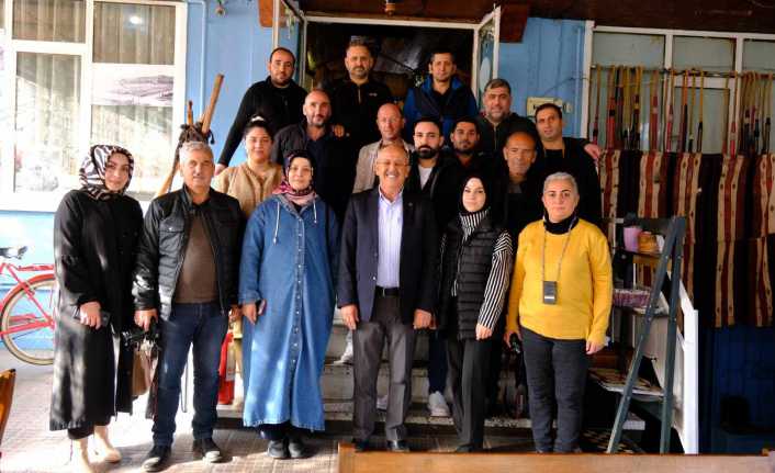 Kemah Belediye Başkanlığına aday adaylığını açıklayan Hüsamettin Şanal, gazetecilerle bir