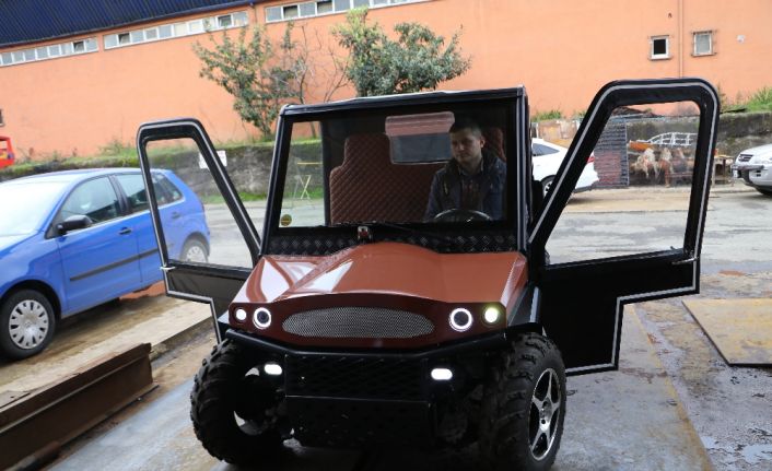 Bilgisayar Öğretmeni olmasına rağmen Rize Sanayisinde aile şirketinde çalışan Yasin