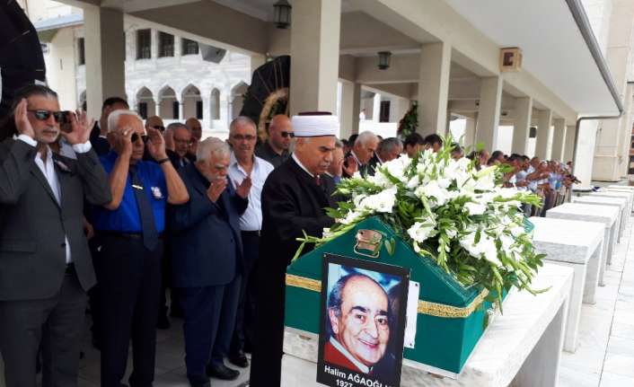 Ünlü yazar Adalet Ağaoğlu’nun 64 yıldır evli olduğu eşi yüksek
