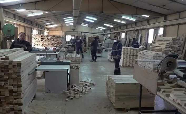 Ahşap İmalat Atölyesi Kent Mobilyaları üretimine aralıksız devam ediyor.