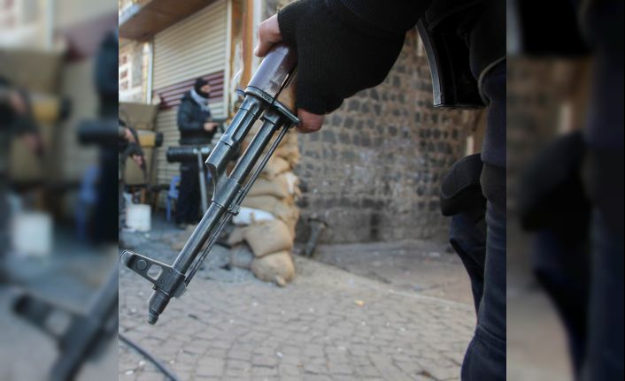 Irak’ın Kerkük kentinde polis ile DEAŞ militanları arasında çıkan çatışmada