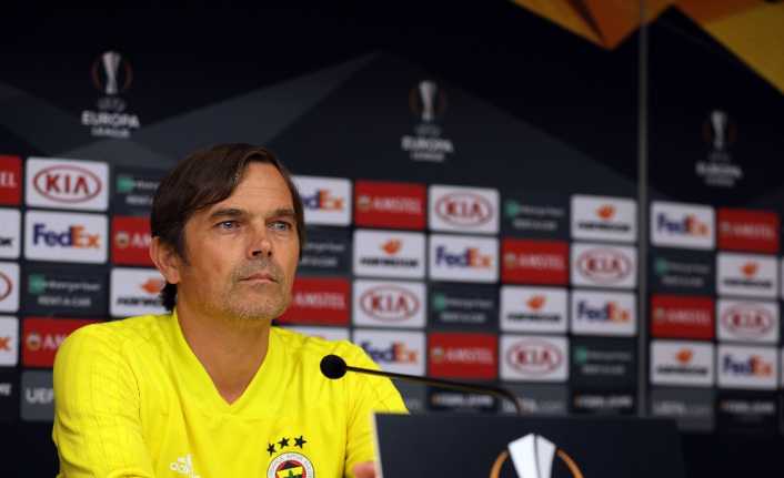 Fenerbahçe Teknik Direktörü Phillip Cocu, Anderlecht maçı öncesi yaptığı açıklamada,