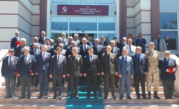 Yıllar önce Kuzey Kıbrıs Türkiye Cumhuriyeti’nde Kıbrıs Barış Harekatı’nda mücadele