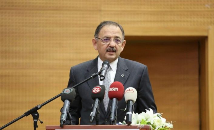 Çevre ve Şehircilik Bakanı Mehmet Özhaseki, CHP Genel Başkanı Kemal