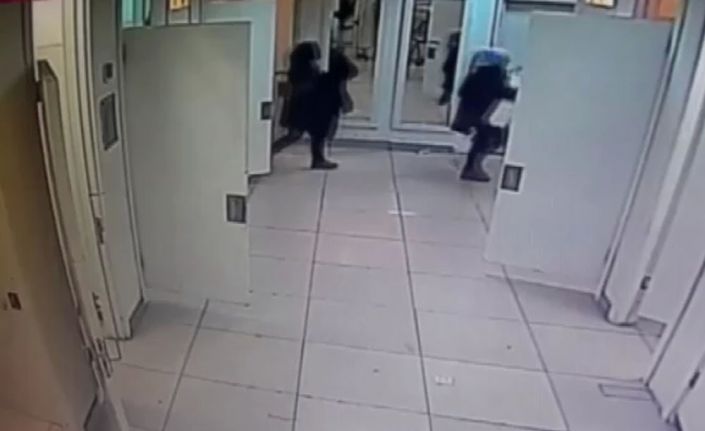 İstanbul Bağcılar’da mağazada kıyafet deneyen şahsın soyunma kabininde bıraktığı giysilerin