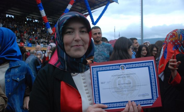 Tokat’ta ilkokuldan sonra babası tarafından okula gönderilmeyen 2 çocuk annesi