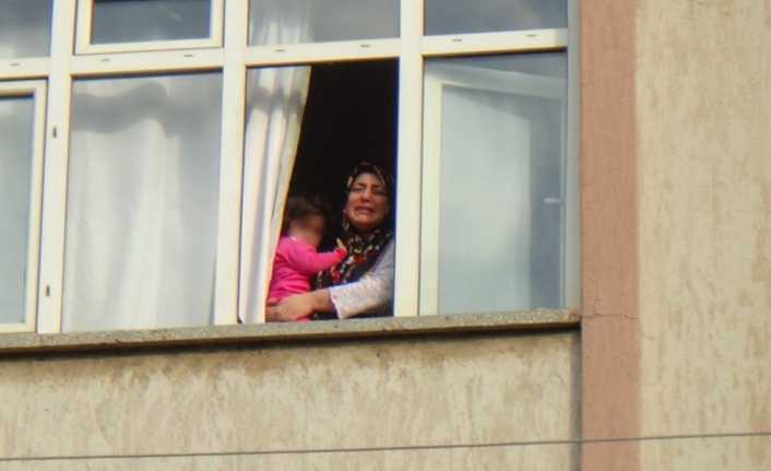 Kahramanmaraş’ta iki komşu arasında çöp kutusu nedeniyle çıkan kavgada 2