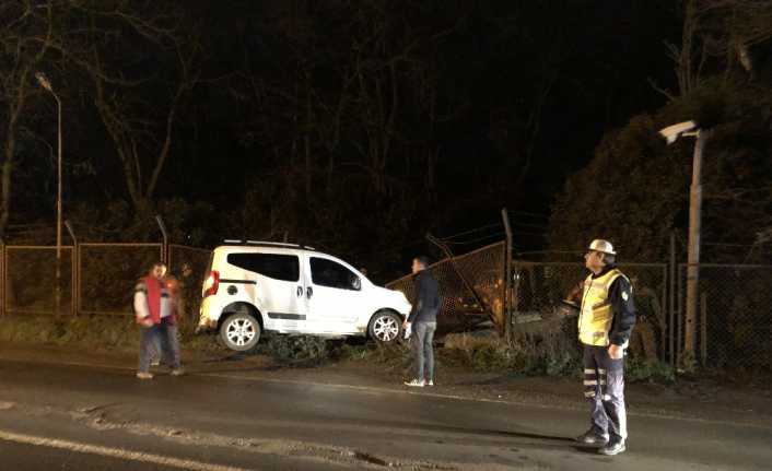 Tekirdağ’ın Çorlu ilçesinde sürücüsünün kontrolünden çıkan hafif ticari araç askeri