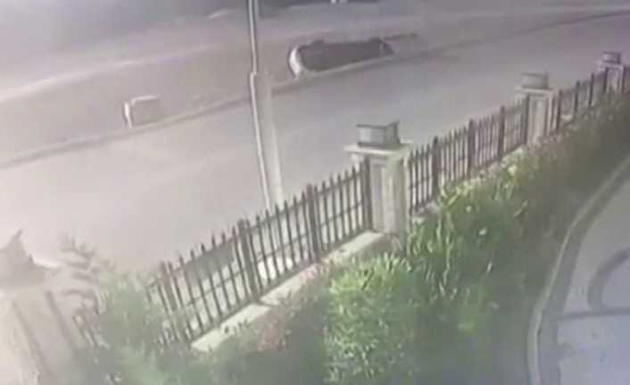 İstanbul Başakşehir’de kontrolden çıkan araç yan yattı.