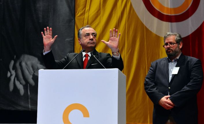 Galatasaray Başkanı Mustafa Cengiz, genel kurulda yaşanan gerginliklerinin ardından kürsüye