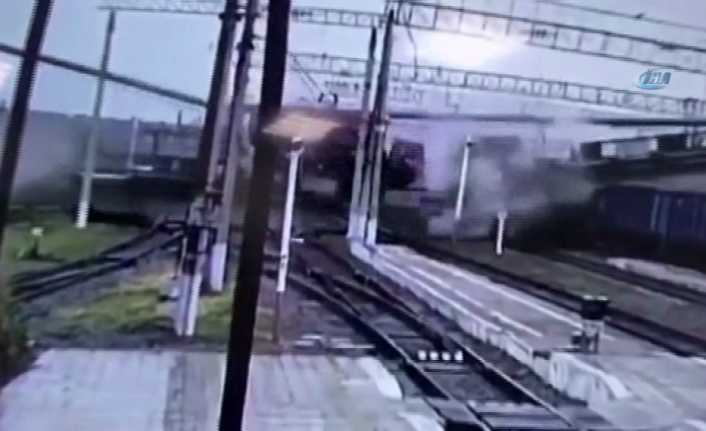 Rusya’nın Amur Bölgesi’nde Trans Sibirya Demiryolu hattının üzerindeki köprü, altından