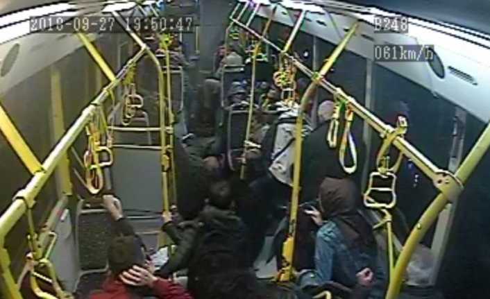 İstanbul Mecidiyeköy’de özel halk otobüsü ilk olarak ’u’ dönüşü yapan