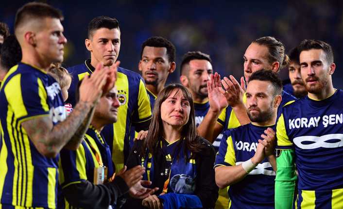 Fenerbahçeli futbolcular Koray Şener’i maç sonunda unutmazken Şener’in ailesi de