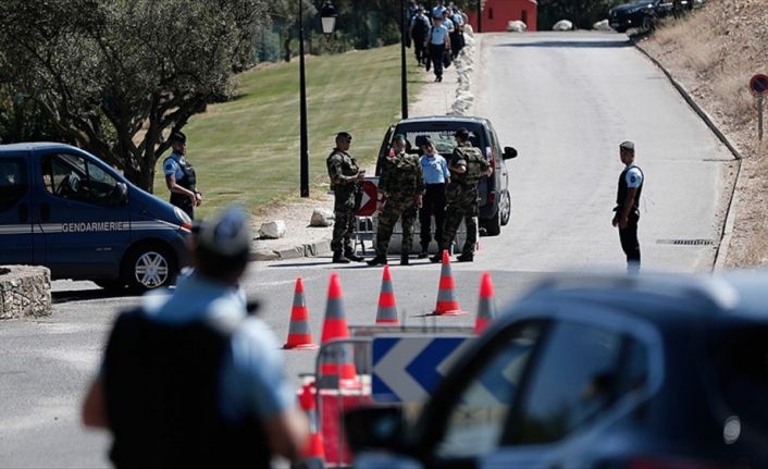 Fransa'dan bağımsızlık talepleriyle gündeme gelen Korsika Adası'nda dün gece yarısından